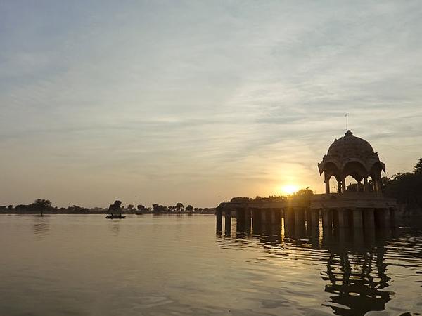 காட்ஸிஸார் ஏரி