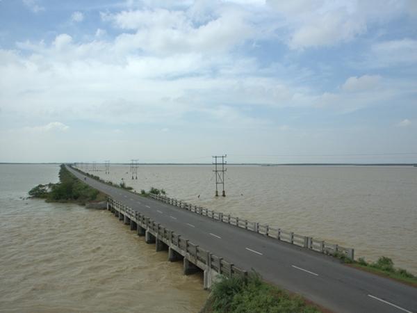 சுல்லூர்பேட்டை - புலிகேட் ஏரி