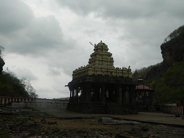 செஞ்சுகர்களின் கோவில்