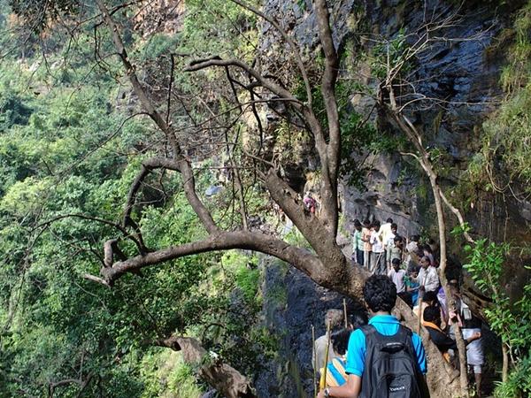 ஆபத்து நிறைந்த அழகிய மலை