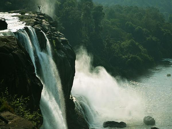 என்டே அம்மே... இதுதன்னே என்ட கேரளம்...