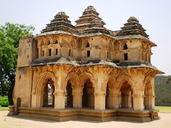 தாமரை மாளிகை