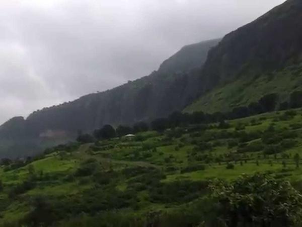 ஒரு கிலோமீட்டர் தொலைவில் ஒரு கிராமம்