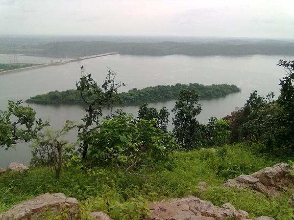 கடனா நதிக்கு அருகில்