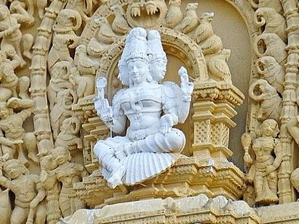 அன்னை சாமுண்டீஸ்வரி