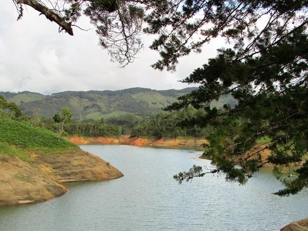 கவி ரேகா குளம்