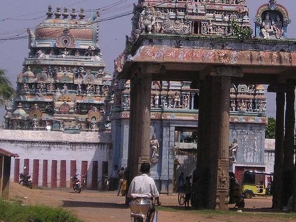 படை திரட்டி வந்த தொண்டைமான்