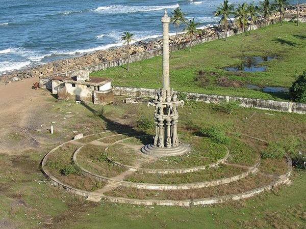 வரவேற்பது யார் என நினைக்கிறீர்கள்
