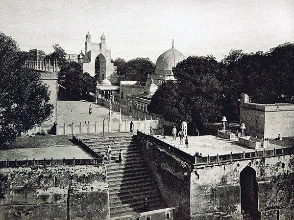 நினைவு மண்டபம்