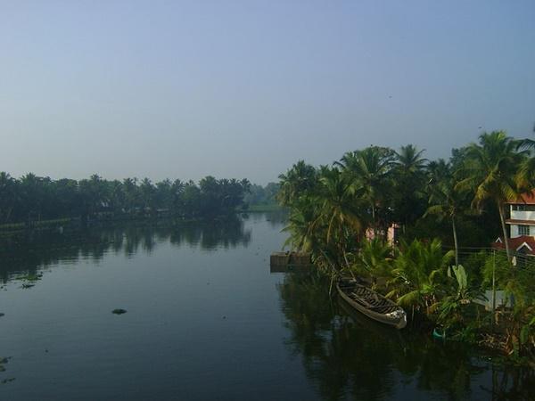 அசுத்தமாக மாறிய நதி