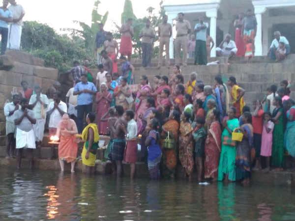 மக்கள் கூட்டம்