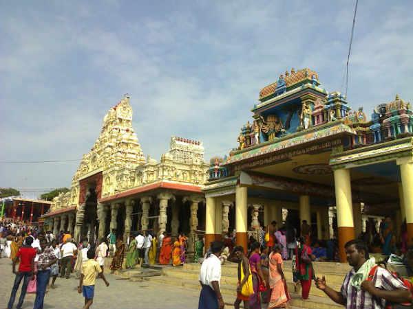 வியர்வை துளிர்விடும் முருகன் சிலை