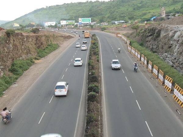 பெங்களூரு - மைசூரு (சாலை வழி பயணம்)