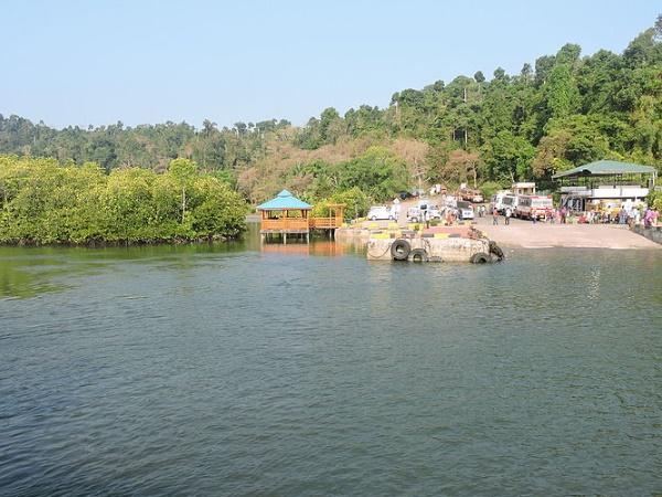 அந்தமானின் அழகிய தீவுகள்