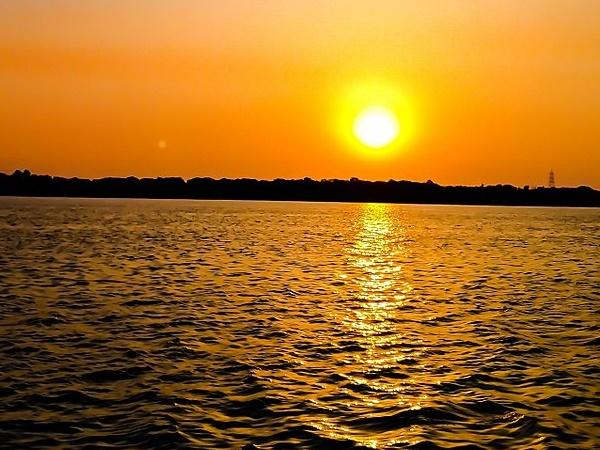 பவானித் தீவின் அழகிய காட்சிகள்