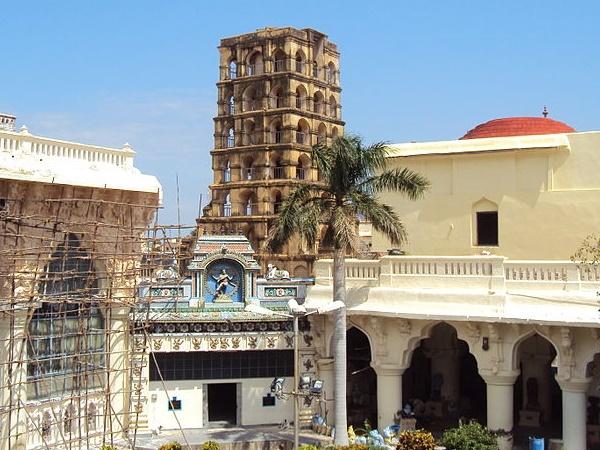அரண்மனை வளாகம்