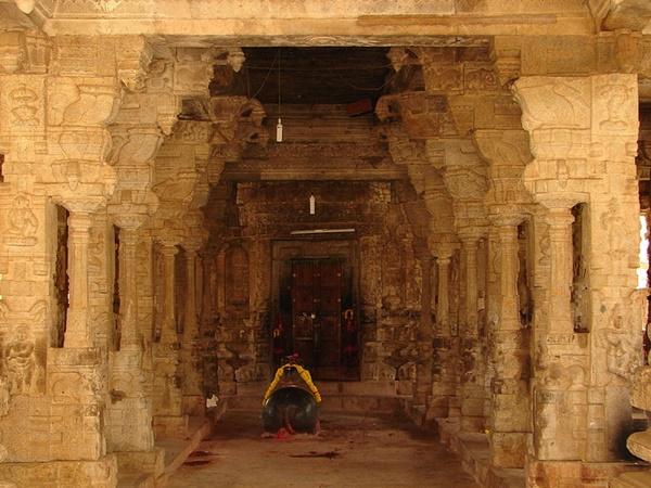 கம்பீரமான வரலாறு