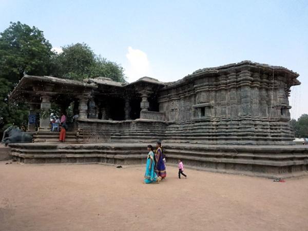 ஆயிரம் தூண் கோயில்