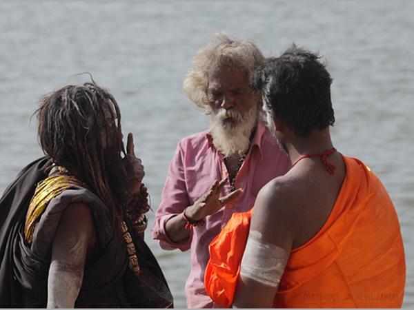 சாதுக்களைக் காண்போம் வாருங்கள்