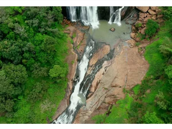 எங்கிருந்து தோன்றுகிறது தெரியுமா