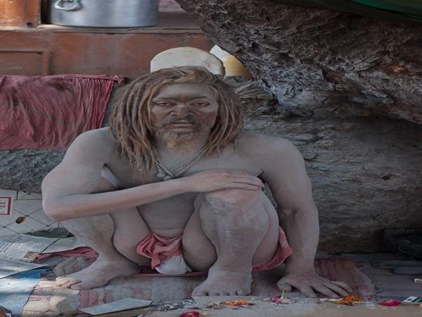சாதுக்களைக் காண்போம் வாருங்கள்