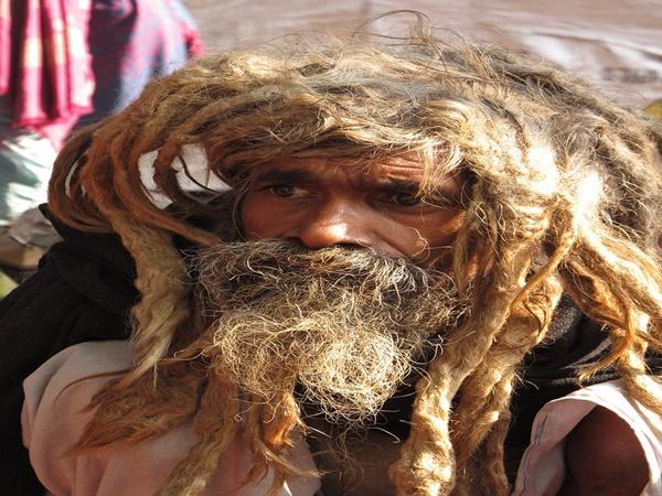சாதுக்களைக் காண்போம் வாருங்கள்