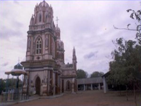 மேல்நாரியப்பனூர் தேவாலயம்