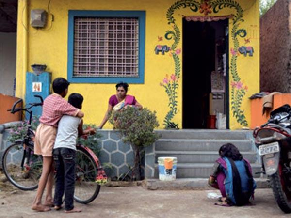 திறந்து கிடக்கும் பணப்பெட்டி