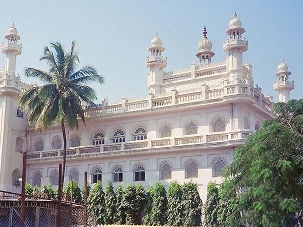 அருகிலுள்ள சுற்றுலாத் தளங்கள்