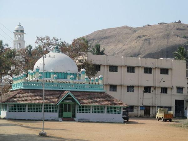 300 வருட பழமை கொண்ட பெகாம்பூர் பெரிய பள்ளி வாசல்