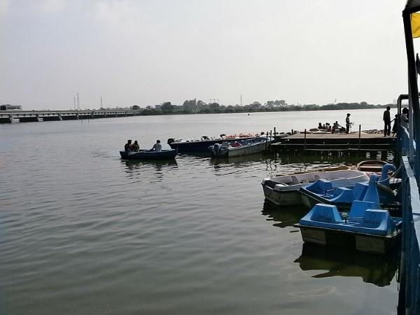 முட்டுக்காடு கடற்கரை