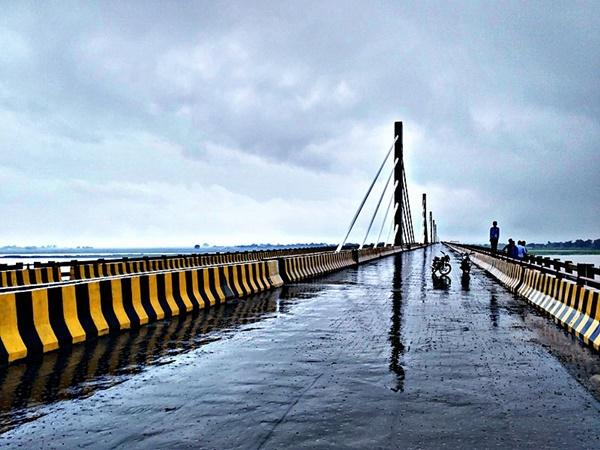 போஜ்பூரின் அழகிய சுற்றுலாத் தளங்களை காண்போம் போஜ்பூரின் அழகிய சுற்றுலாத் தளங்களை காண்போம்