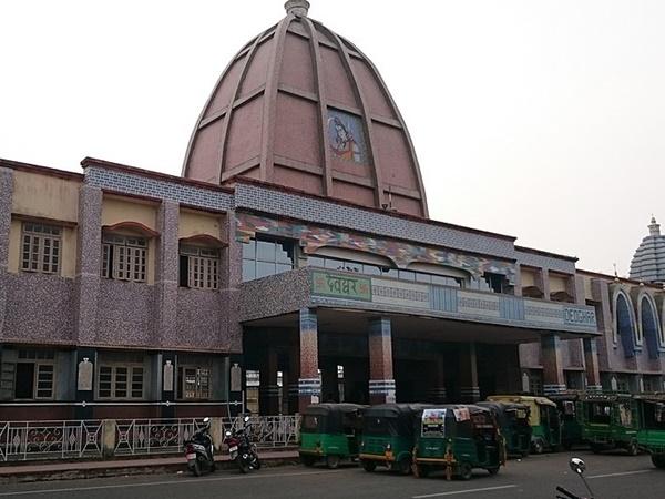 யாத்ரீக அம்சங்கள்