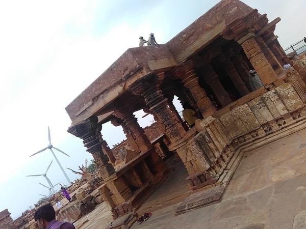 சிகார் சுற்றுலா - ஈர்க்கும் இடங்கள், செய்யவேண்டியவை மற்றும் எப்படி அடைவது சிகார் சுற்றுலா - ஈர்க்கும் இடங்கள், செய்யவேண்டியவை மற்றும் எப்படி அடைவது