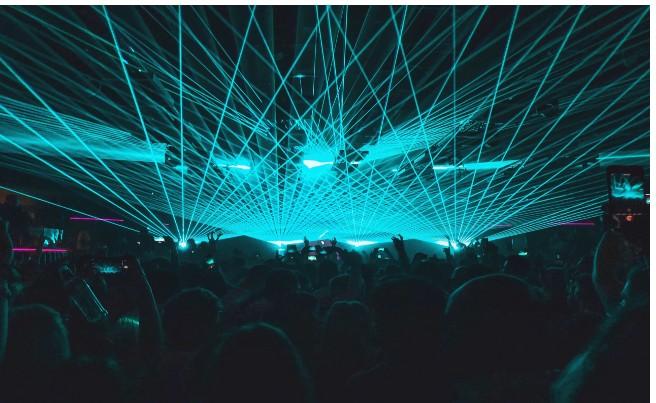 https://pixabay.com/photos/fireworks-people-festival-night-4768501/ https://pixabay.com/photos/fireworks-people-festival-night-4768501/