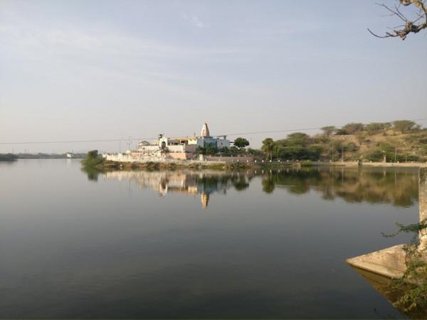 கோண்டுலாவ் ஏரி
