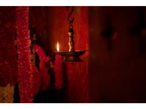 விளக்கு ஏற்றுவதால் வரும் நன்மைகள்