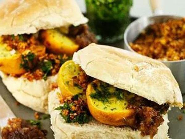 பிராண்டட் உணவுப் பொருட்களும் கிடைக்கும்